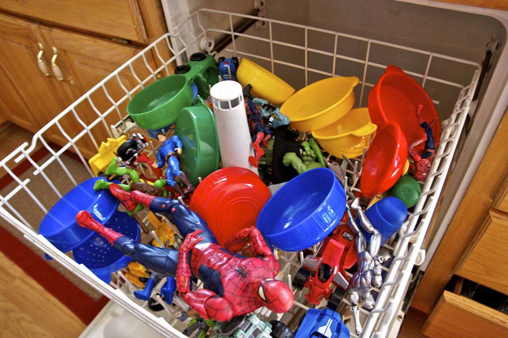 clean plastic toys